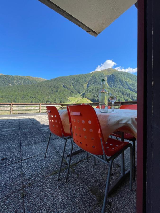 Hotel Restaurant Gommerhof Reckingen Exterior photo