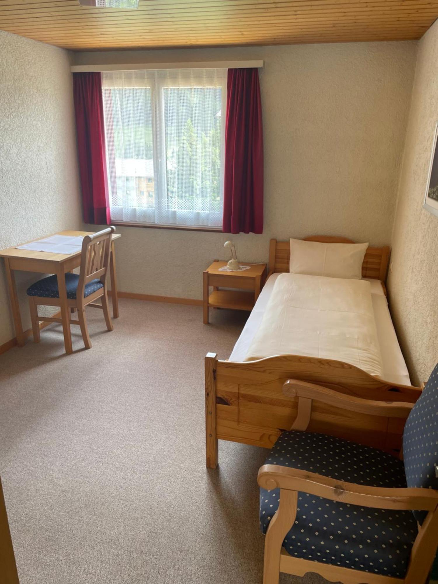 Hotel Restaurant Gommerhof Reckingen Room photo